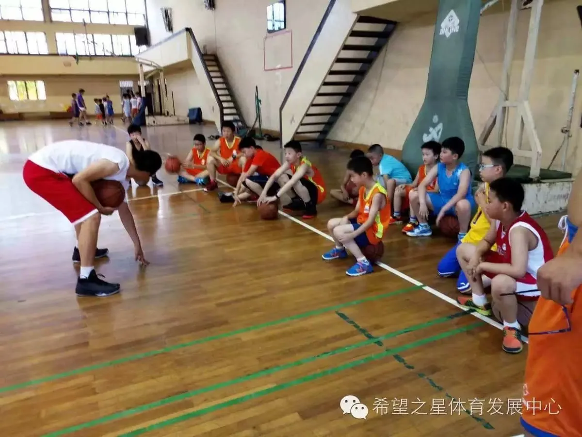 亚军球队的训练方案如何帮助你快速提升篮球技能_1