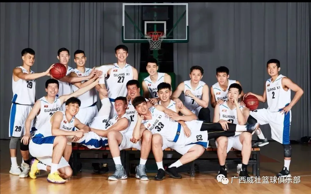 业余篮球爱好者在哪里可以找到表演赛资源_1